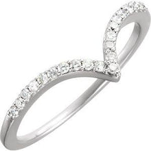 Load image into Gallery viewer, 1/6 CTW Diamond V Ring
