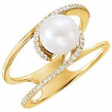 Load image into Gallery viewer, Freshwater Cultured Pearl & 1/8 CTW Diamond Ring