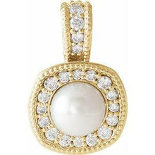 Load image into Gallery viewer, Freshwater Cultured Pearl & 1/4 CTW Diamond Pendant