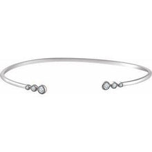 Load image into Gallery viewer, 1/4 CTW Diamond Cuff 7" Bracelet