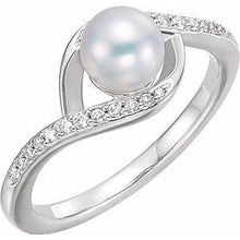 Load image into Gallery viewer, Freshwater Cultured Pearl & 1/8 CTW Diamond Ring