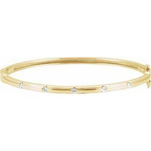 Load image into Gallery viewer, 1/4 CTW Diamond Bangle Bracelet