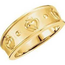 Load image into Gallery viewer, 8.25 mm Claddagh Ring