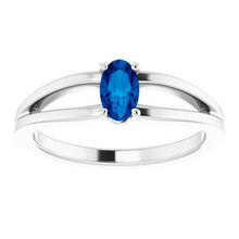 Load image into Gallery viewer, Chatham® Created Alexandrite Solitaire Youth Ring
