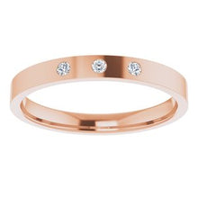 Load image into Gallery viewer, 11.5x8.8 mm Oval Cross Signet Ring