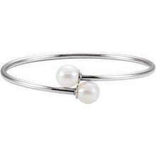 Load image into Gallery viewer, 9.5 mm White Pearl Flexible Bangle Bracelet
