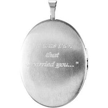 Load image into Gallery viewer, 26.1x20.4 mm Oval Locket with Footprints
