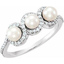 Load image into Gallery viewer, Freshwater Cultured Pearl &amp; 1/4 CTW Diamond Halo-Style Ring
