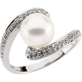 Freshwater Pearl & 1/6 CTW Diamond Ring