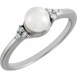 7.5-8 mm Freshwater Cultured Pearl & 1/8 CTW Diamond Ring
