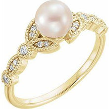 Load image into Gallery viewer, Freshwater Pearl &amp; 1/10 CTW Diamond Leaf Ring
