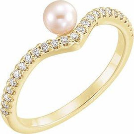 Freshwater Cultured Pearl & 1/5 CTW Diamond V Ring