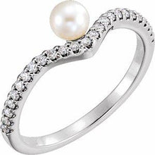 Load image into Gallery viewer, Freshwater Cultured Pearl &amp; 1/5 CTW Diamond V Ring
