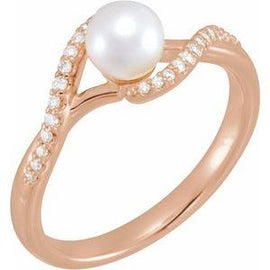 Freshwater Cultured Pearl & 1/10 CTW Diamond Ring