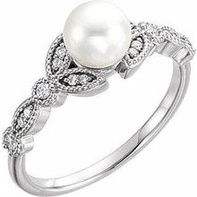 Load image into Gallery viewer, Freshwater Pearl &amp; 1/10 CTW Diamond Leaf Ring
