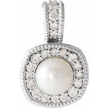 Load image into Gallery viewer, Freshwater Cultured Pearl &amp; 1/4 CTW Diamond Pendant
