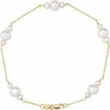 Load image into Gallery viewer, Freshwater Cultured Pearl 7.5&quot; Bracelet
