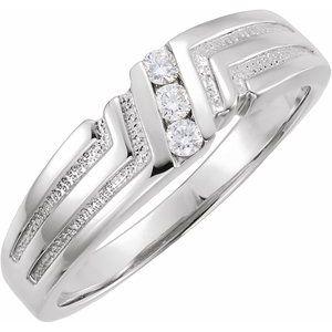 1/10 CTW Diamond 3-Stone Band