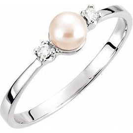 4.5 mm Akoya Cultured Pearl & Diamond Ring