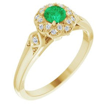 Load image into Gallery viewer, Emerald &amp; 1/10 CTW Diamond Ring
