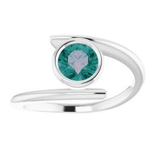 Load image into Gallery viewer, Chatham&amp;reg Created Alexandrite Ring
