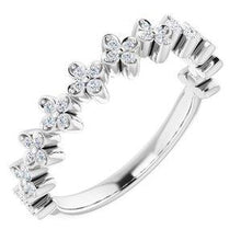 Load image into Gallery viewer, 1/6 CTW Diamond Stackable Clover Ring
