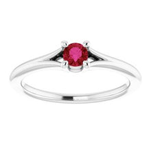 Load image into Gallery viewer, Mozambique Garnet Youth Solitaire Ring
